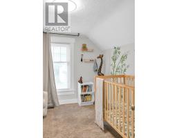 194 DUNDAS STREET N - 30