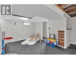 194 DUNDAS STREET N - 33