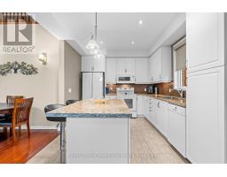 10 MACPHERSON AVENUE - 17