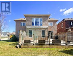 10 MACPHERSON AVENUE - 40