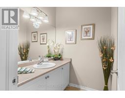 10 MACPHERSON AVENUE - 9