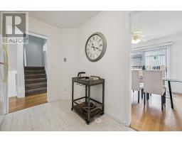 33 FAIRGREEN CLOSE - 15