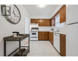 33 FAIRGREEN CLOSE - 16