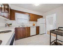 33 FAIRGREEN CLOSE - 17