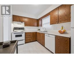 33 FAIRGREEN CLOSE - 19