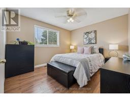 33 FAIRGREEN CLOSE - 22