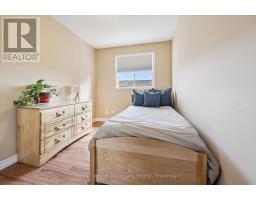 33 FAIRGREEN CLOSE - 24