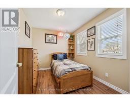 33 FAIRGREEN CLOSE - 26