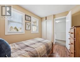 33 FAIRGREEN CLOSE - 27