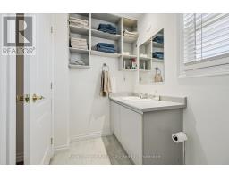 33 FAIRGREEN CLOSE - 28