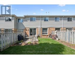 33 FAIRGREEN CLOSE - 31