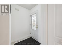 33 FAIRGREEN CLOSE - 5