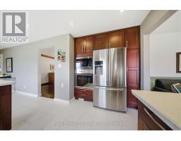 3 MEADOWBROOK COURT - 16