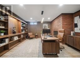 3 MEADOWBROOK COURT - 32