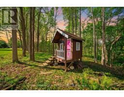 3 MEADOWBROOK COURT - 38