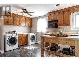 34 KATHRYN CRESCENT - 10