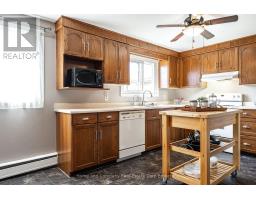 34 KATHRYN CRESCENT - 11