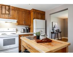 34 KATHRYN CRESCENT - 13