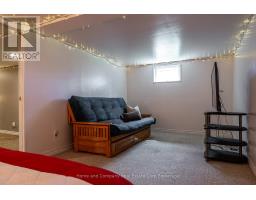 34 KATHRYN CRESCENT - 25