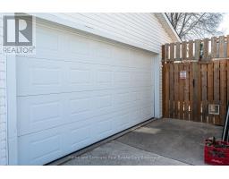 34 KATHRYN CRESCENT - 29