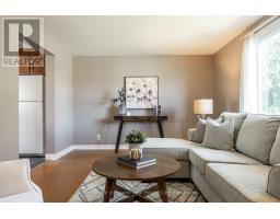 34 KATHRYN CRESCENT - 7