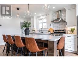 185 MOWAT STREET - 11