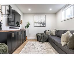 185 MOWAT STREET - 34