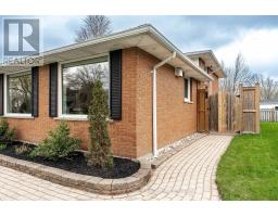 185 MOWAT STREET - 46
