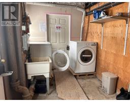 256 HURON ROAD - 11