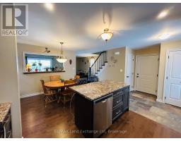660 GLORIA STREET - 11