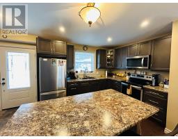 660 GLORIA STREET - 4