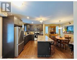 660 GLORIA STREET - 6
