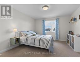 98 ROWE AVENUE - 23