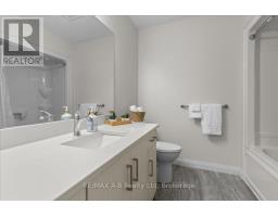 98 ROWE AVENUE - 31
