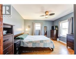 108 LOVEYS STREET E - 31