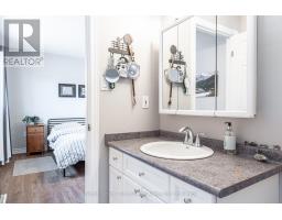 68 GREENWOOD DRIVE - 27