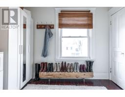168 HURON STREET - 17