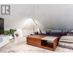 168 HURON STREET - 19