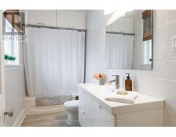 168 HURON STREET - 32