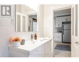168 HURON STREET - 33