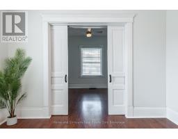 168 HURON STREET - 35