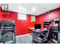 717 AINLEY STREET - 32