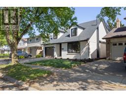 92 SCENIC WOOD CRESCENT - 1