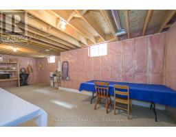 2285 LILAC AVENUE - 34