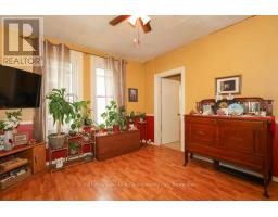 26 MOWAT STREET - 9