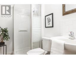 53 KATHRYN CRESCENT - 12