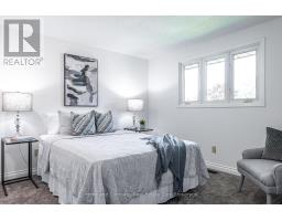 53 KATHRYN CRESCENT - 9