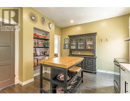 22 MOWAT STREET - 13