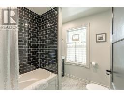 22 MOWAT STREET - 21