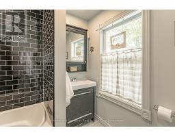 22 MOWAT STREET - 22
